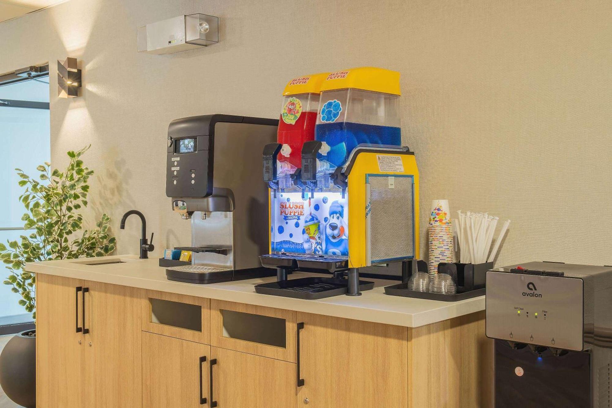 Hotel Days & By Wyndham West Edmonton