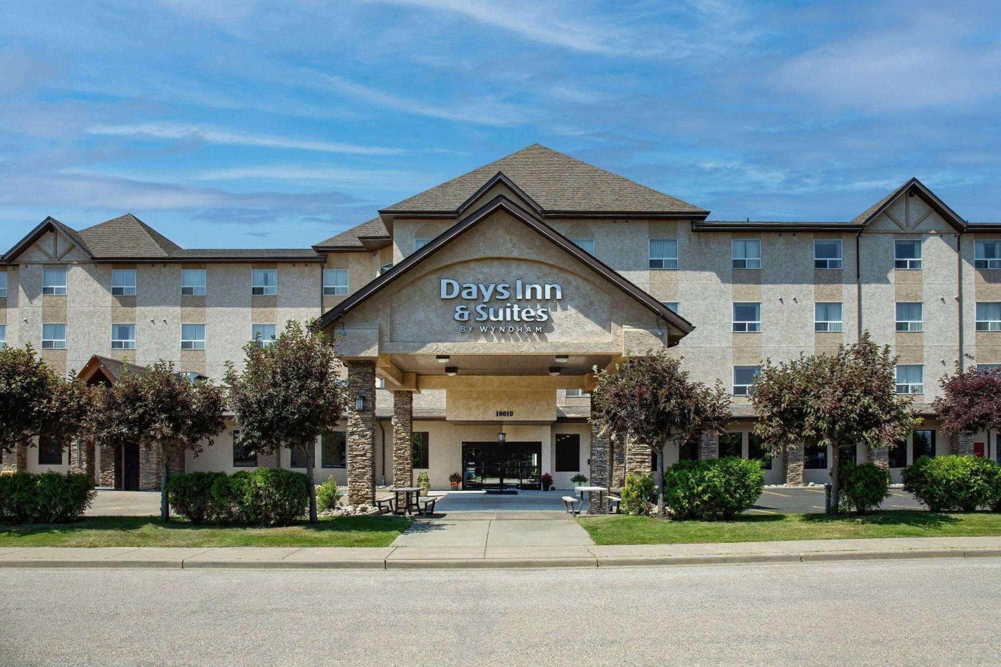 Days & By Wyndham West Hotel 3*
